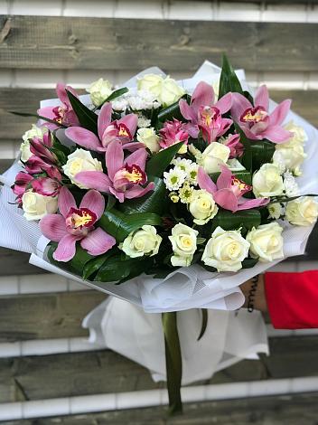 Букет цветов из: Розы и Хризантемы в Кожевниково