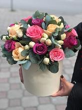 Цветочная композиция из Розы в шляпной коробке в Кожевниково